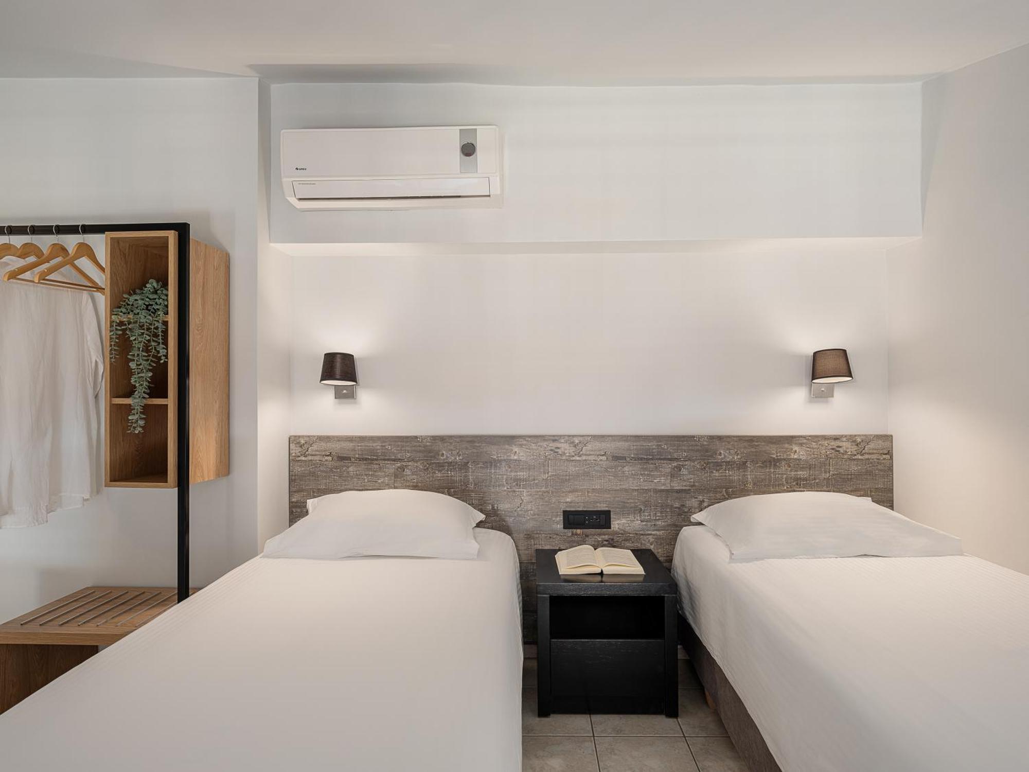 Hotel Alexia Beach Agia Marina (Crete)