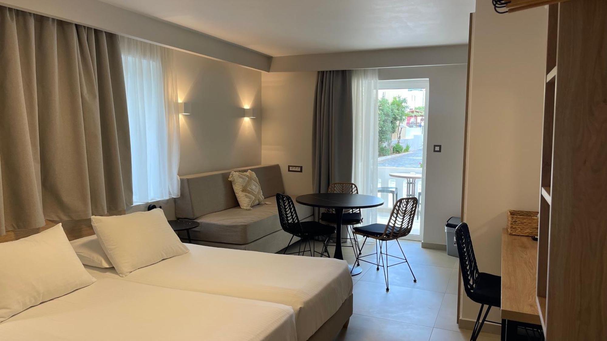 Hotel Alexia Beach Agia Marina (Crete)