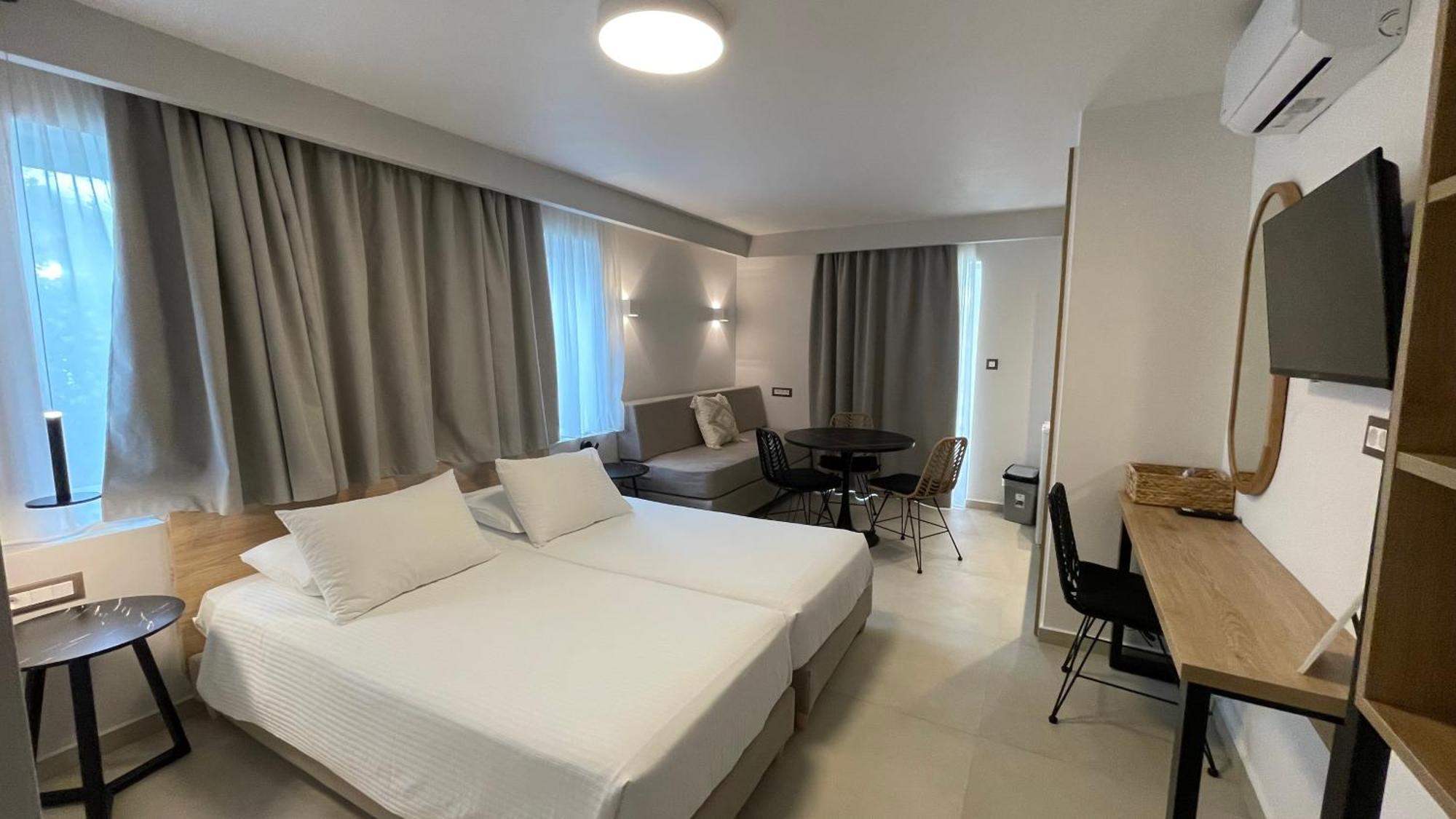 Alexia Beach Hotel 3*